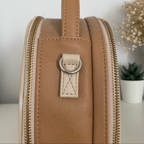 Neutral Camera Shoulder Bag - Picture 5 of 6